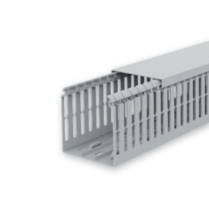 Kanal za ožičenje perforirani, sivi, RAL7030, plastični, š×v×d: 25×80×2000 mm s poklopcem